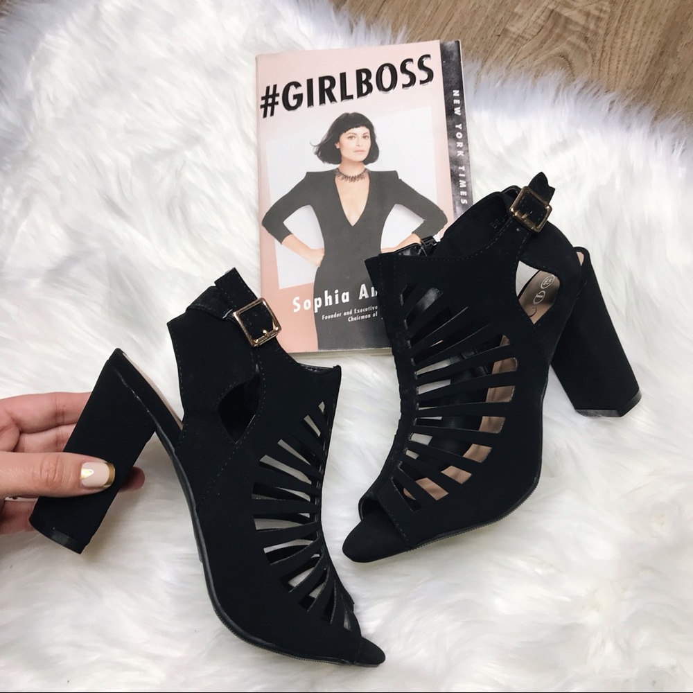 SALE❗️Black Caged Peep Toe cut out Chunky Heel